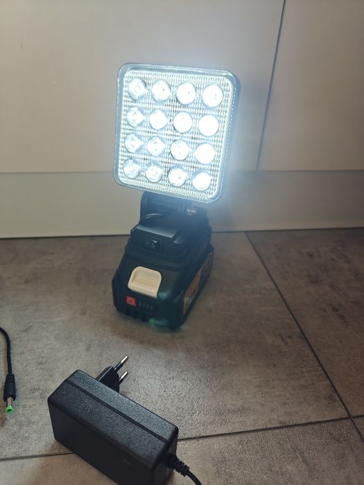 Lampka Led z akumulatorem i ładowarką