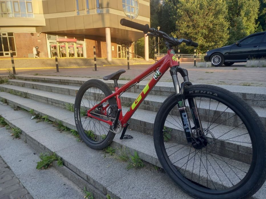 Велосипед dirt street gt la bomba 2021