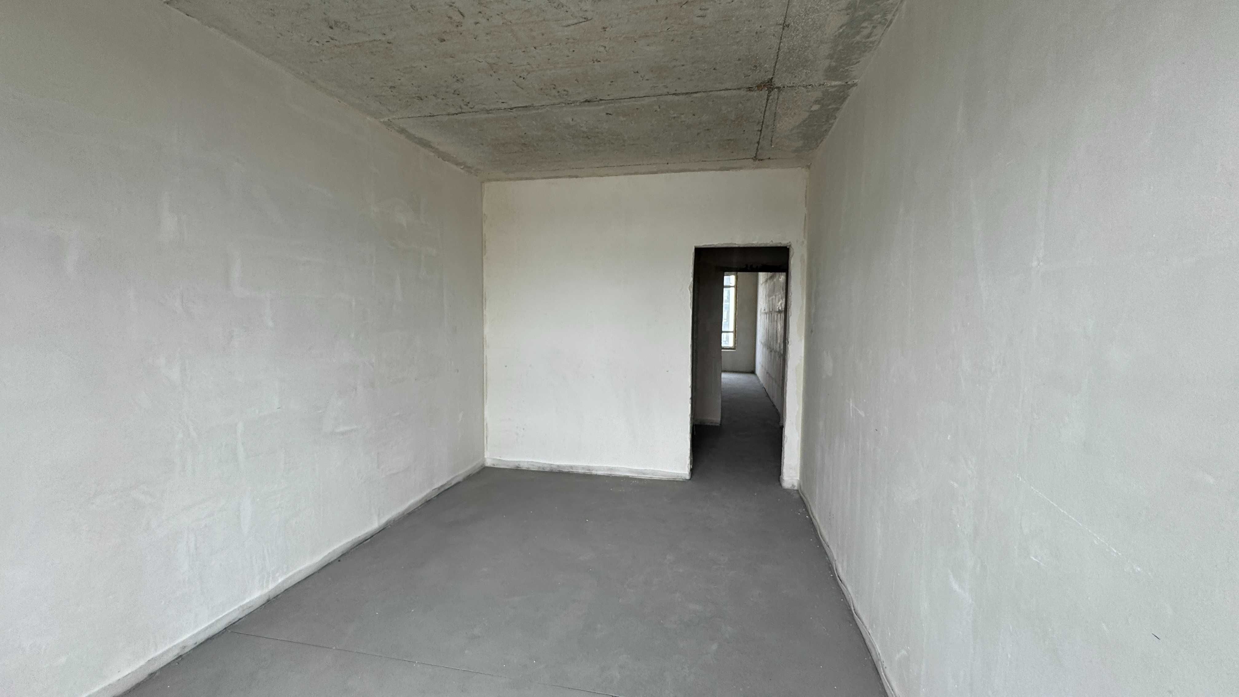 Продається 3-кімнатна квартира 86 м² у зданому будинку