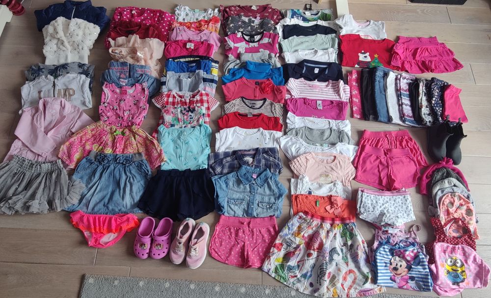 Mega paka zestaw ubrań 110/116 4-6 spodnie bluzki sukienki buty bluzy
