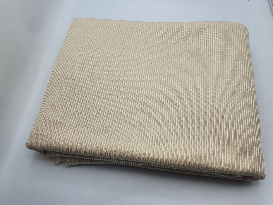 Dzianina sweterkowa ecru kupon 4 m.x 150 cm.II gat.