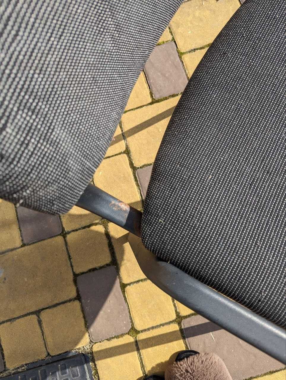 Офисный стул серый