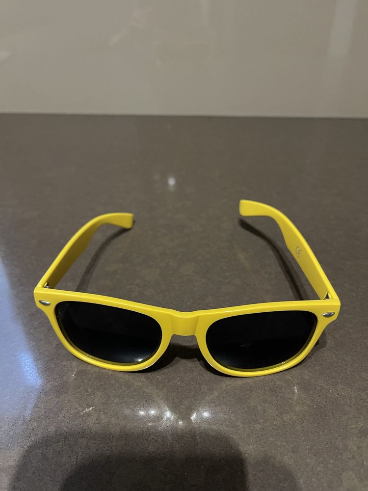 Żółte Lipton okulary przeciwsłoneczne używane unisex