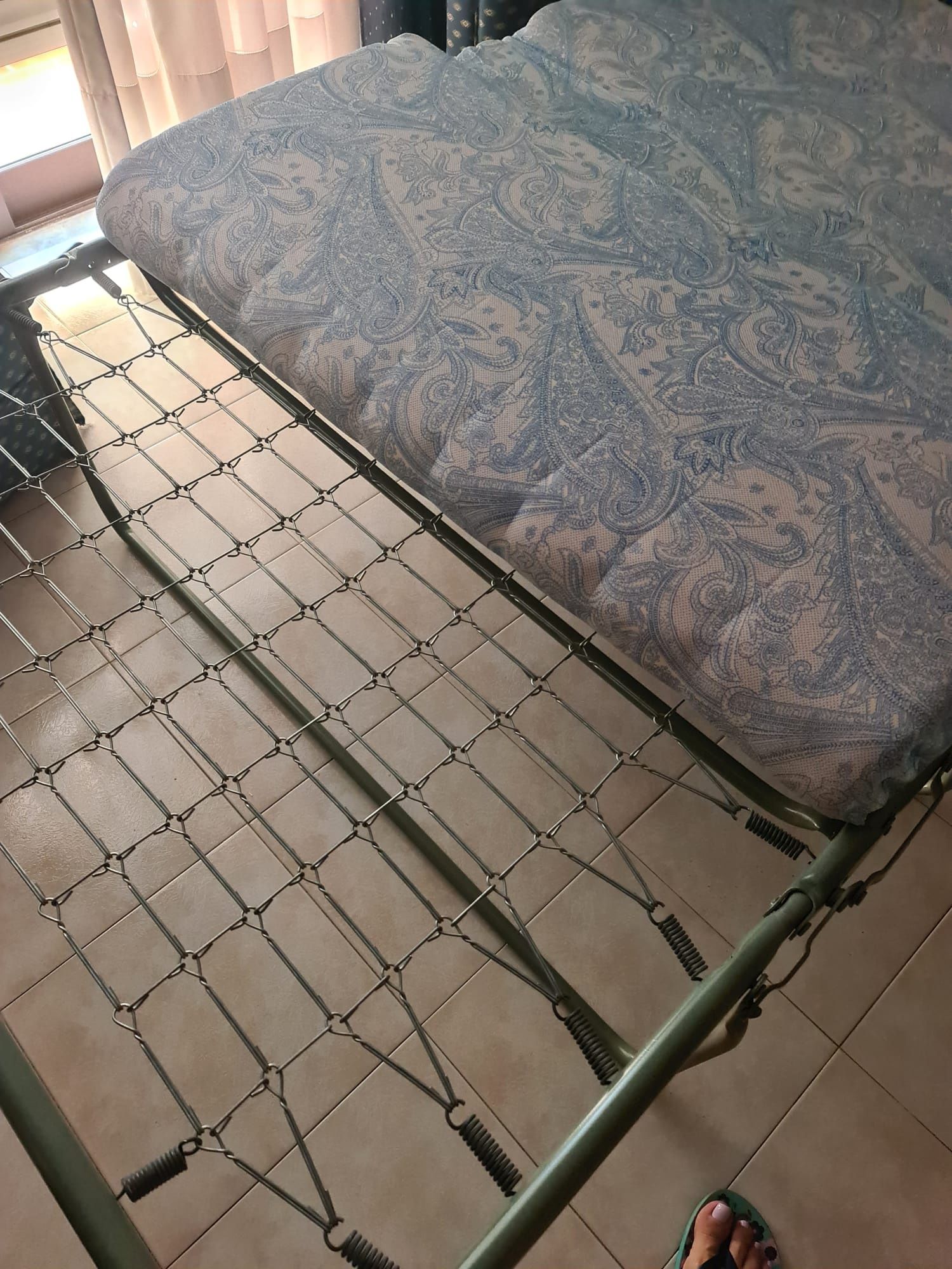 Sofá cama com apoio para os pés