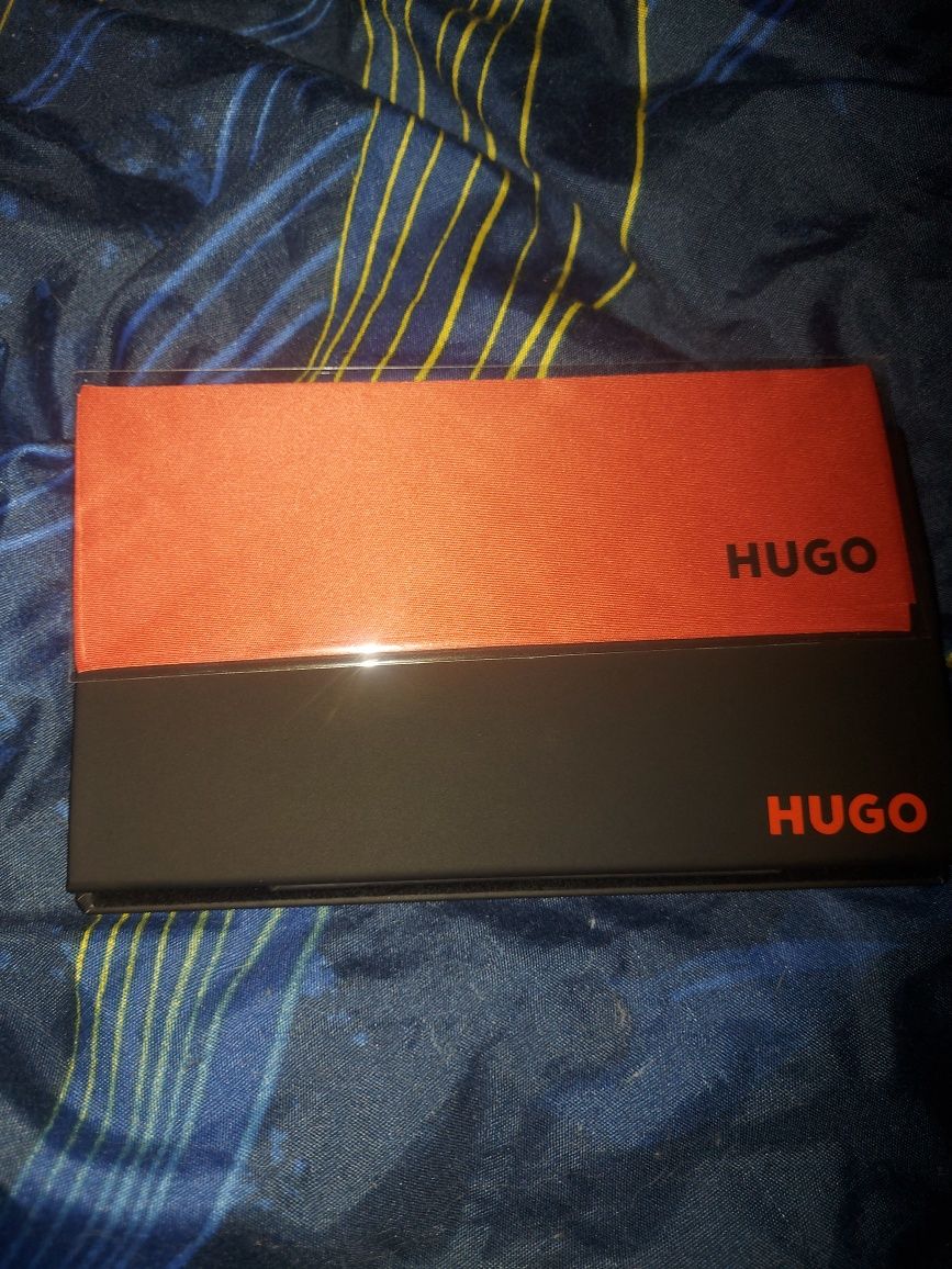 Etui na okulary Hugo