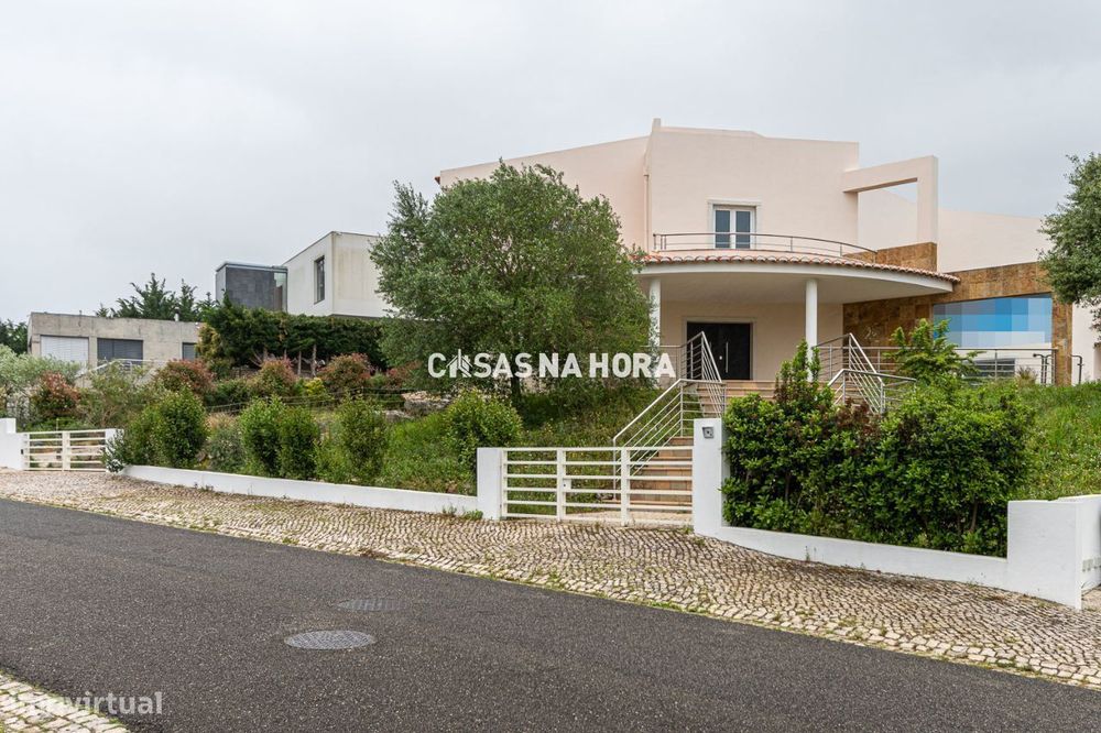 Moradia T4 no Belas Clube de Campo