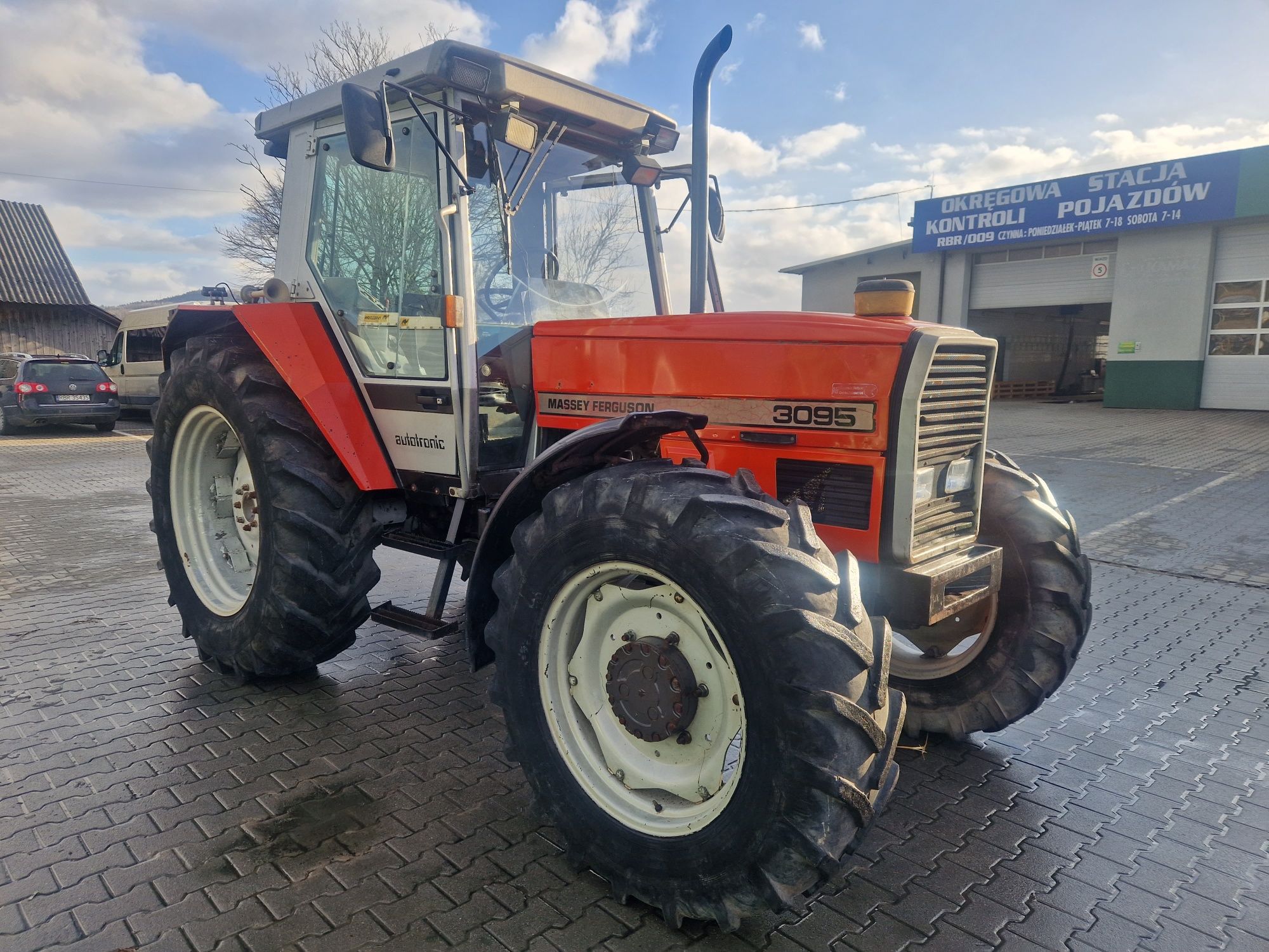 Ciągnik rolniczy Massey Ferguson 3095 pneumatyka z Niemiec