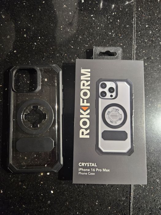 Etui Rokform Crystal Case MagSafe  do iPhone 16 pro max