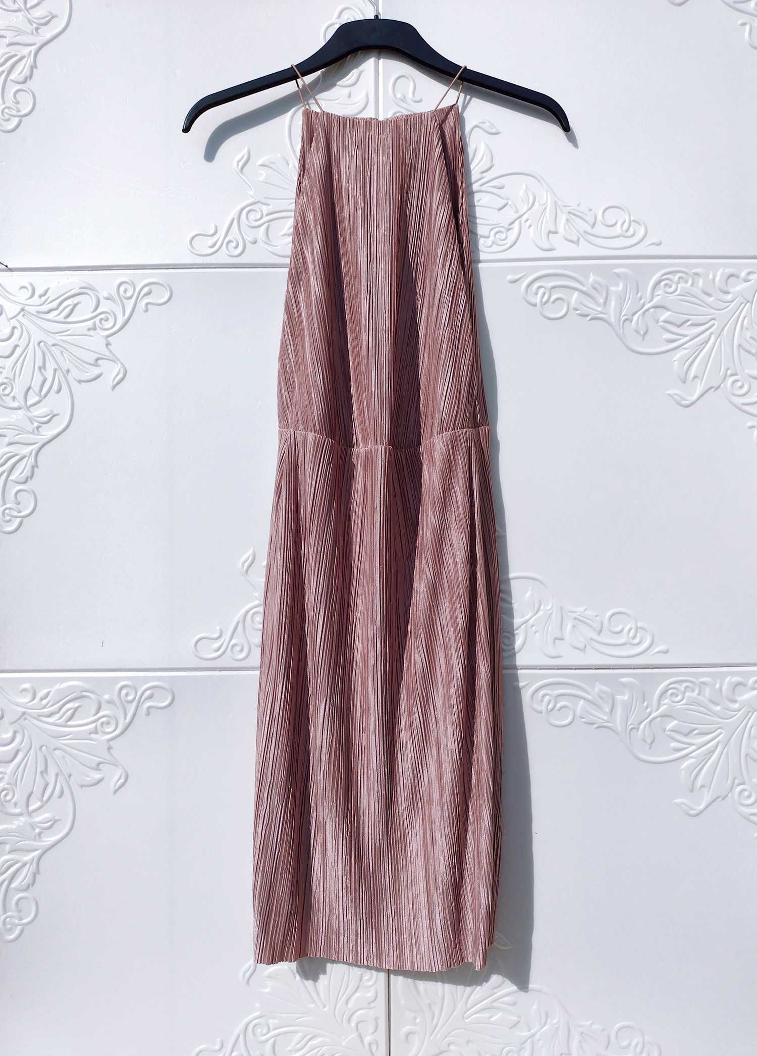 Розовое облегающее платье гофре с открытой спинкой Nly One Англия L