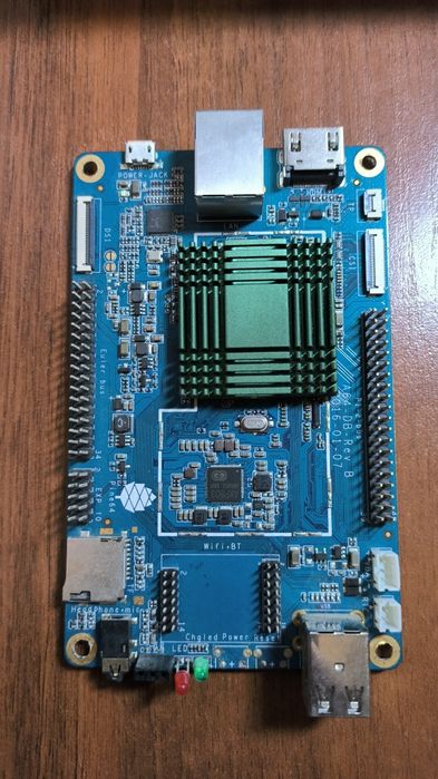 Одно платний міні-ПК (Pine64, Allwiner H6)