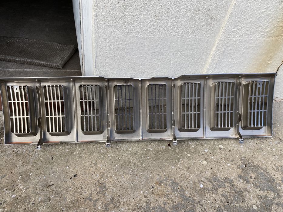 Grelha Cherokee de 97