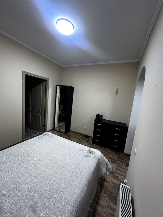 Власник. Здається квартира в центрі.