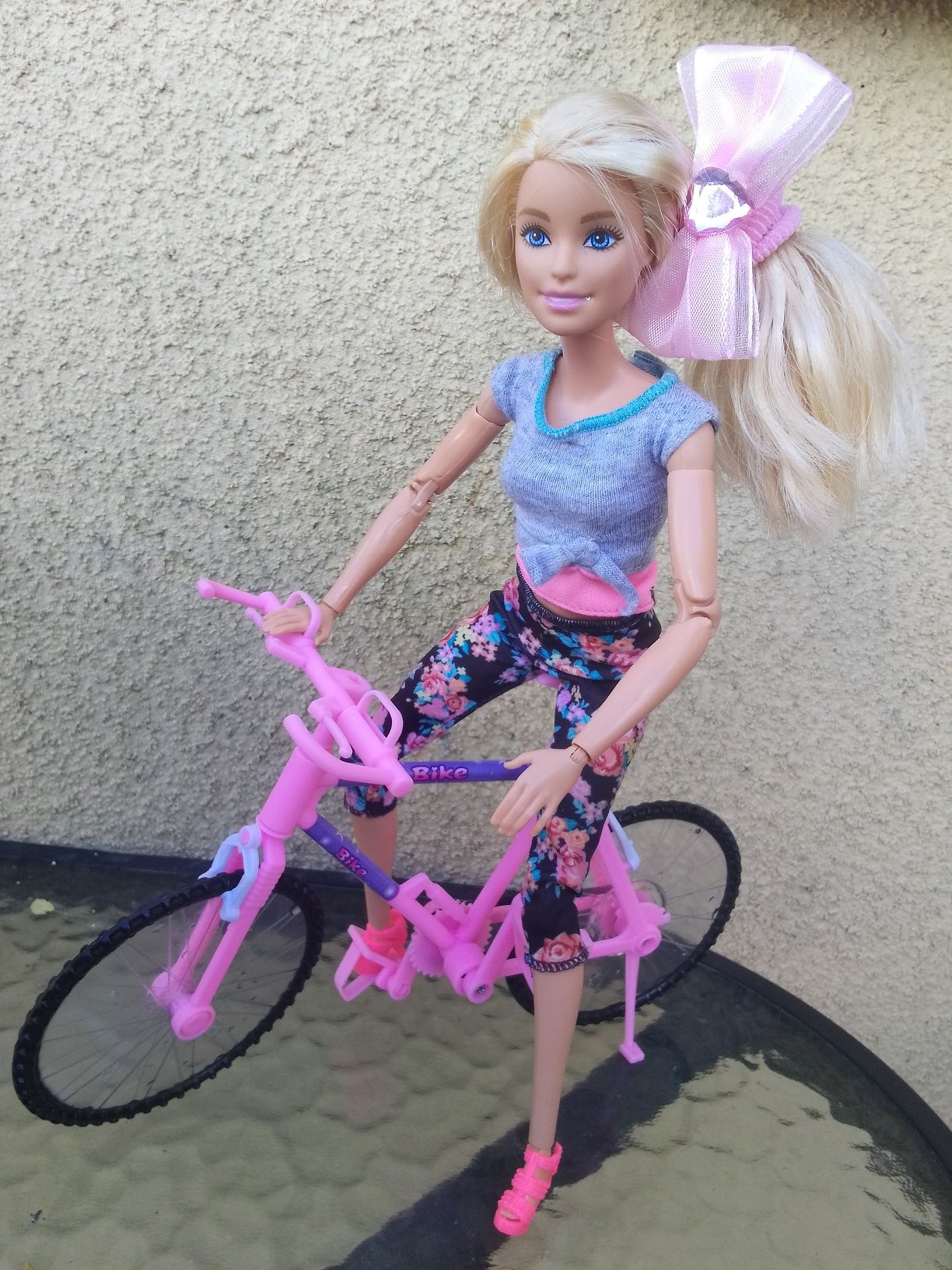 Lalka Barbie +rower.