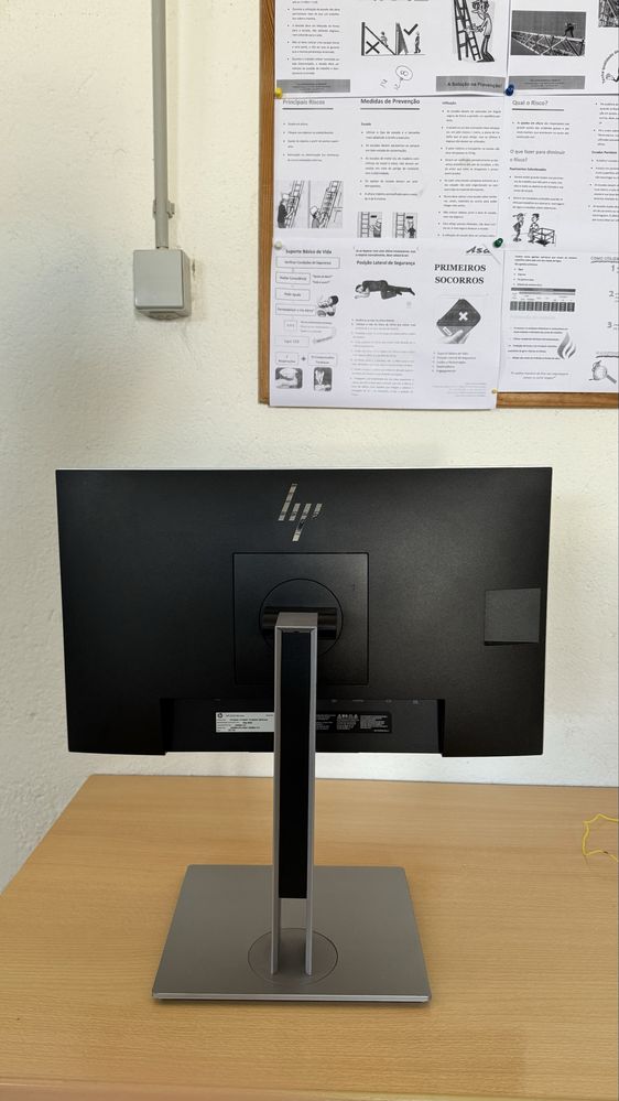 HP EliteDisplay E223| 21.5”