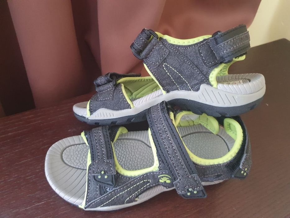 Босоніжки хлопчик kamik 31р