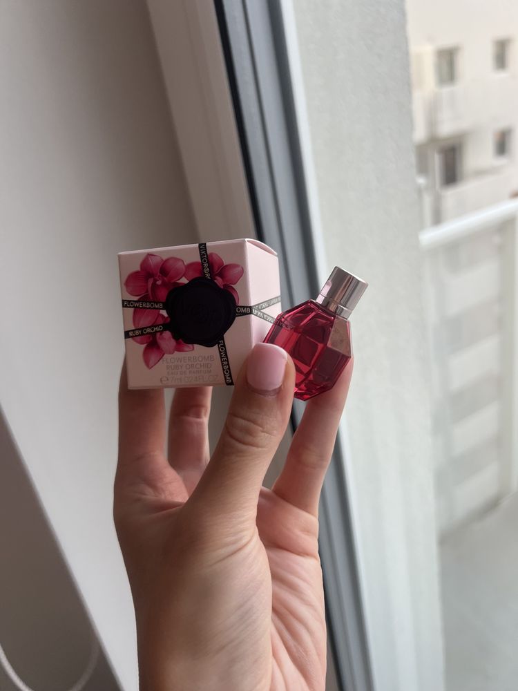 Flowerbomb Ruby Orchid nowy zapach perfumy 7 ml wersja travel