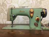 Швейная машинка”Лада “