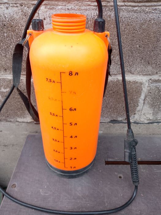 Оприскувач саду .