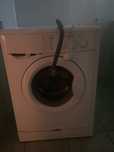Продам стиральную машинку indesit wisl 105x на запчасти