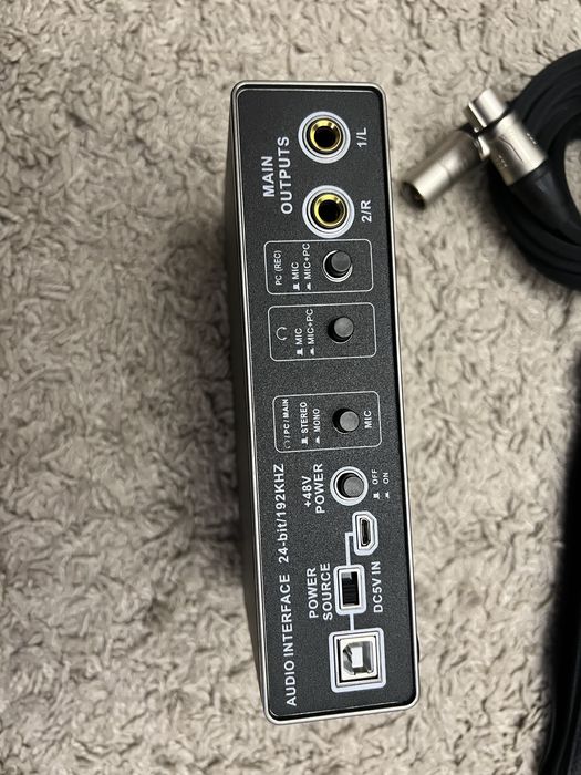 Проф микрофон Audio trchnika at2020 с звуковой картой