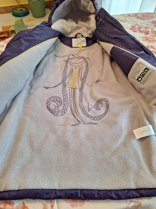 Piękny płaszczyk ENDO w kolorze granatu wpadającego w fiolet idealny s