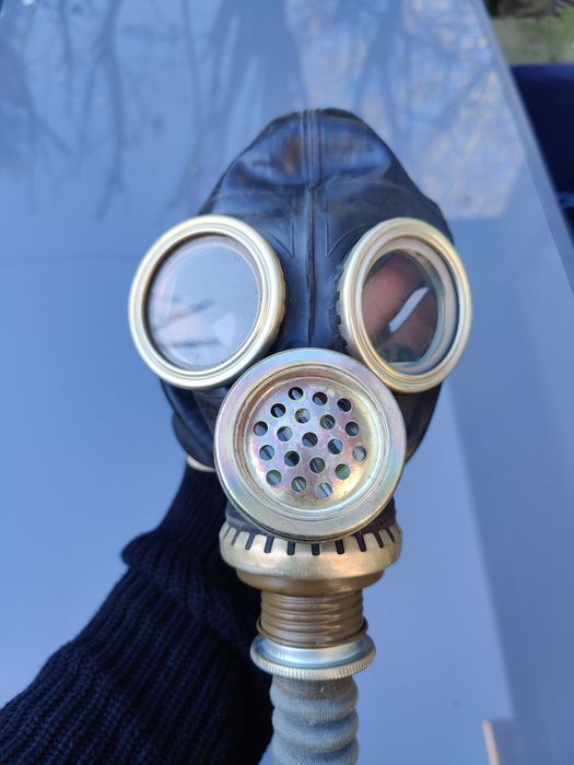 Maski przeciwgazowe z okresu PRL