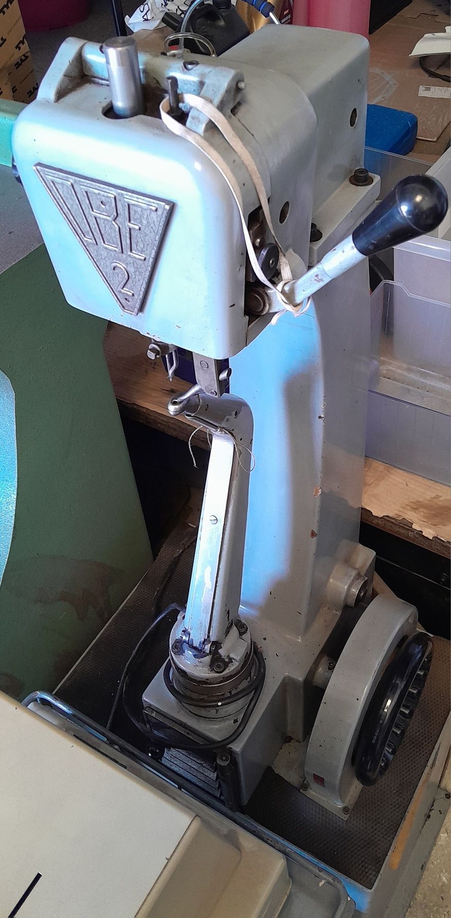 Vendo Máquina de sapateiro de polir e lixar +Máquina de cozer + molde