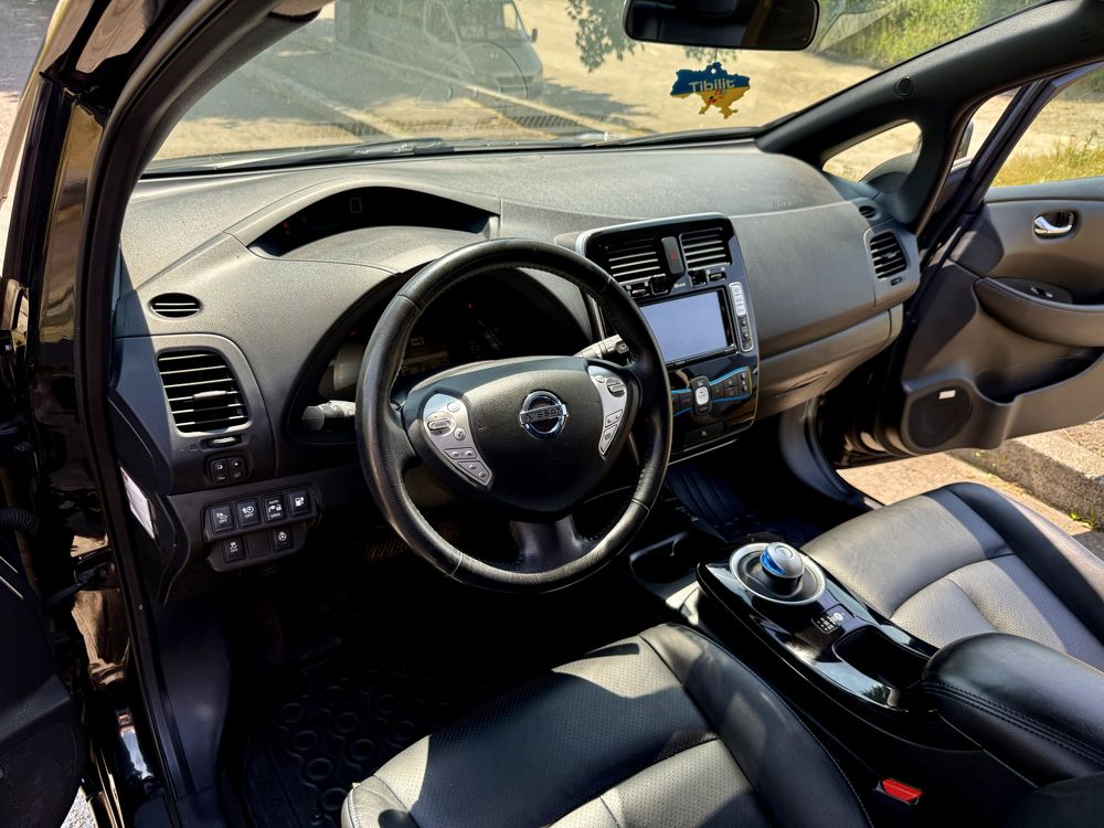 Nissan Leaf 2014 Tekna/BOSE/360