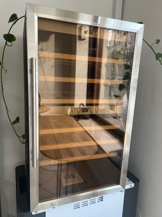 Винна шафа Caso