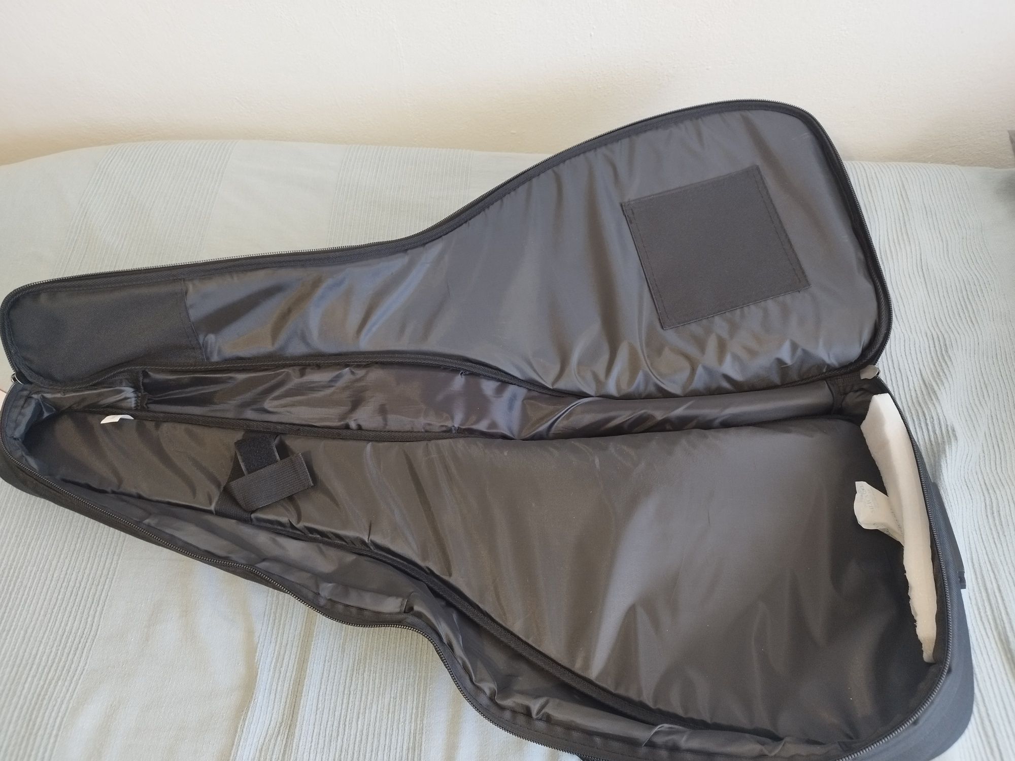 Mala/bolsa almofadada de guitarra eletrica nova