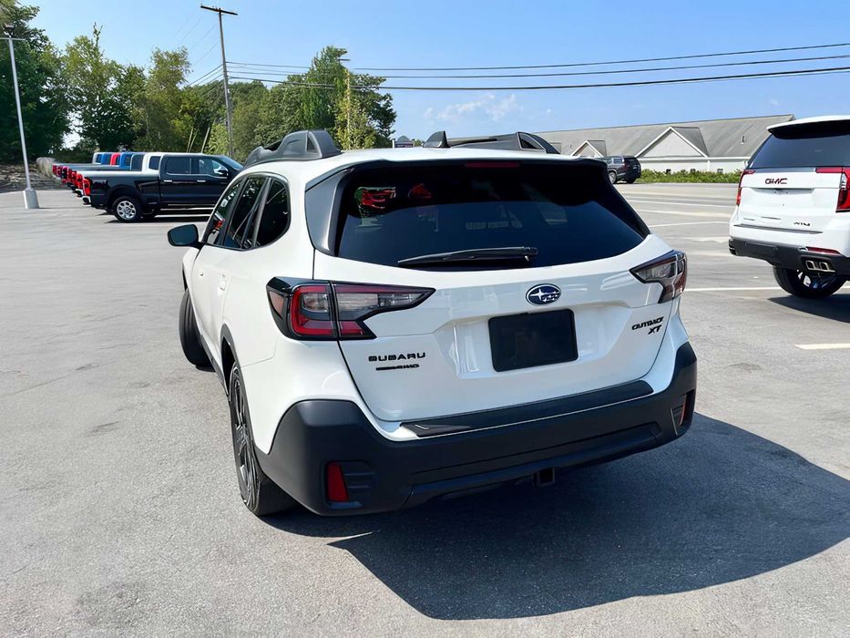 Subaru Outback      2022