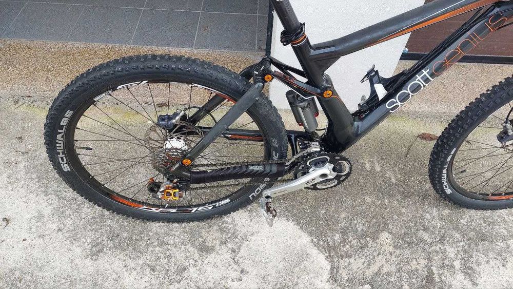 Bicicleta Scott Genius – Carbono – Suspensão Total – 1100 €