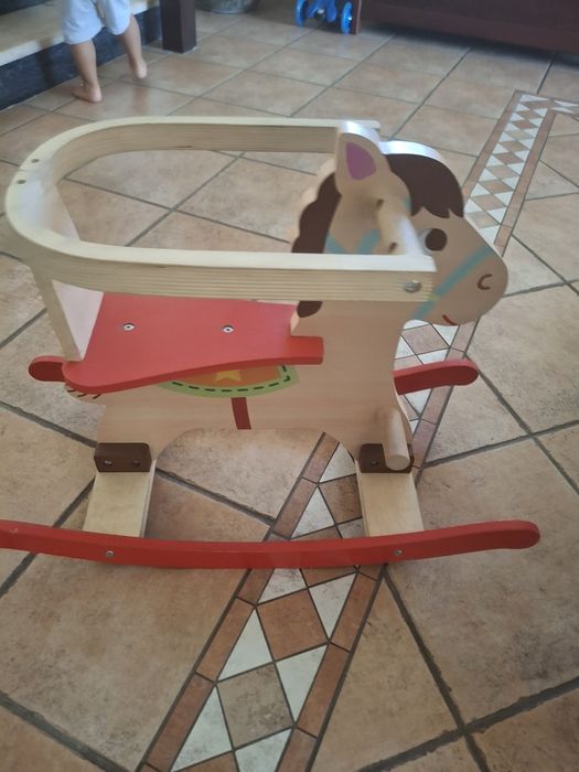 Cavalo madeira de criança