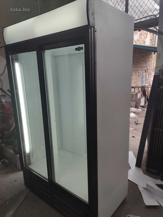 Холодильна шафа вітрина Nord 1200L Білий