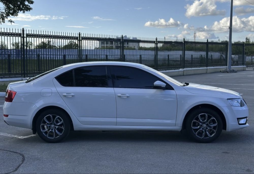 Skoda Octavia A7 Офіційна