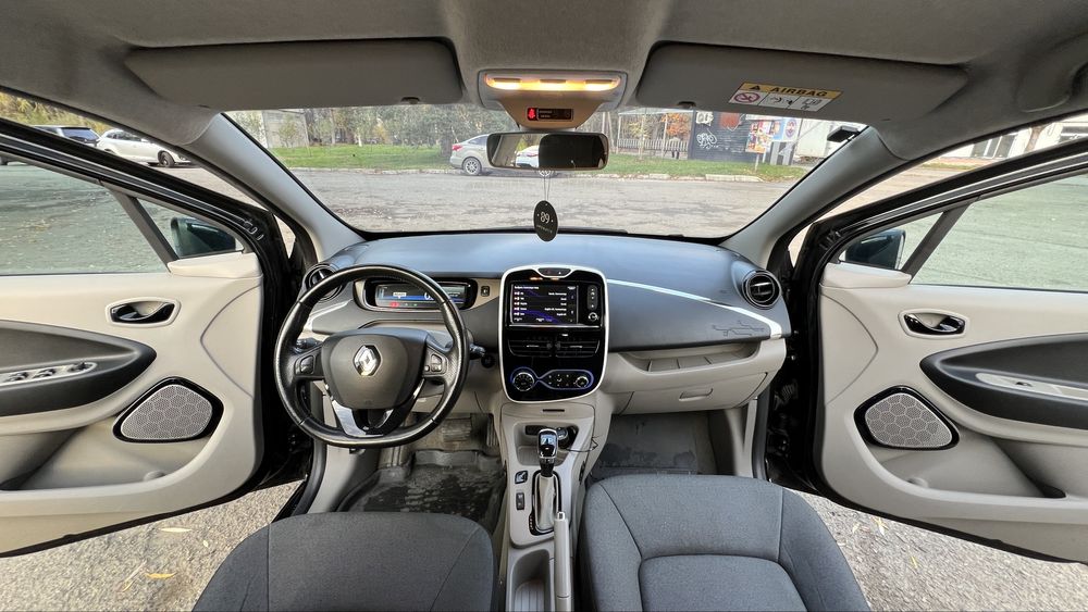 Renault Zoe рено зое 2015