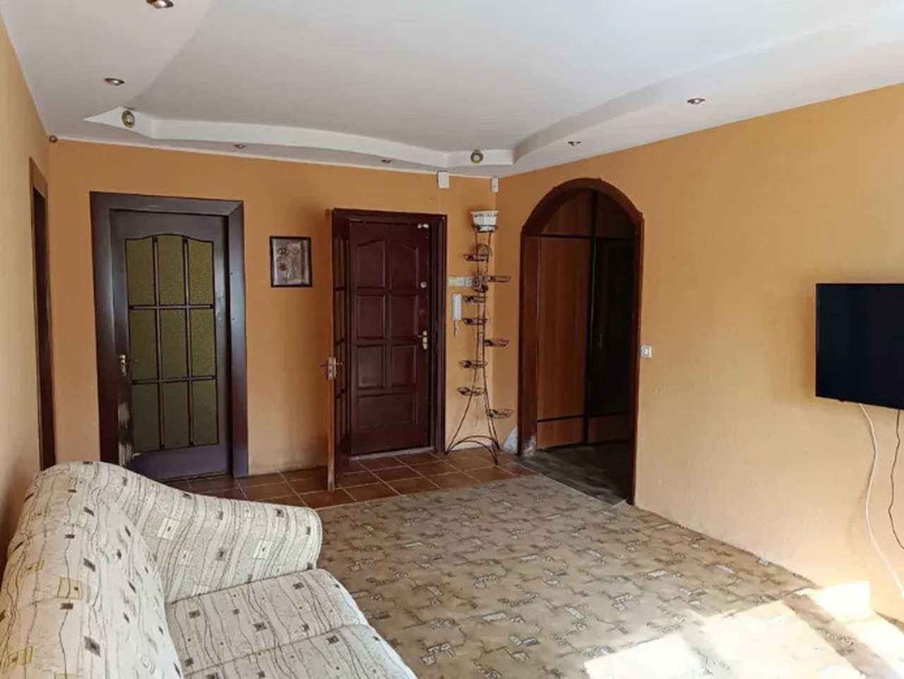 Продам 3-к квартиру (70м2) на ж/м Тополь-3, район школ № 137 и 99