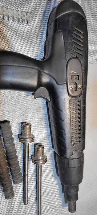 Osadzak prochowy ,pistolet do kołków Upat