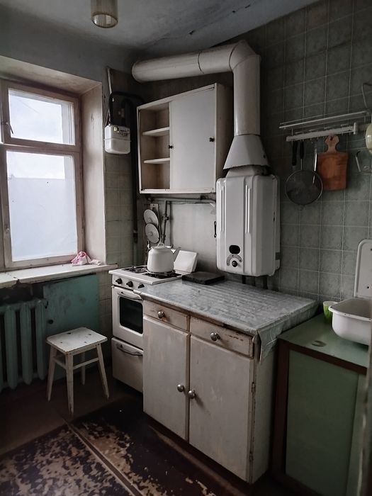 Продам 1 кімнатну квартру в центрі