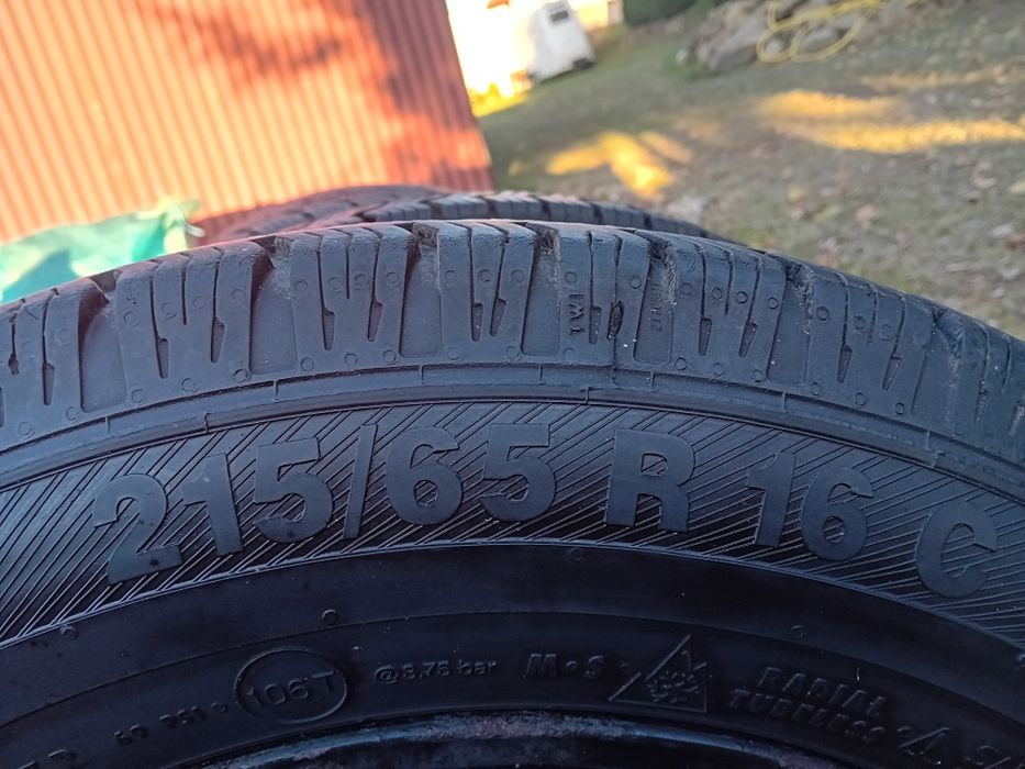 Opony zimowe z felgami