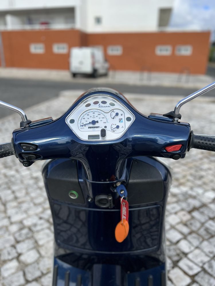 VESPA GT 200 - Linda !