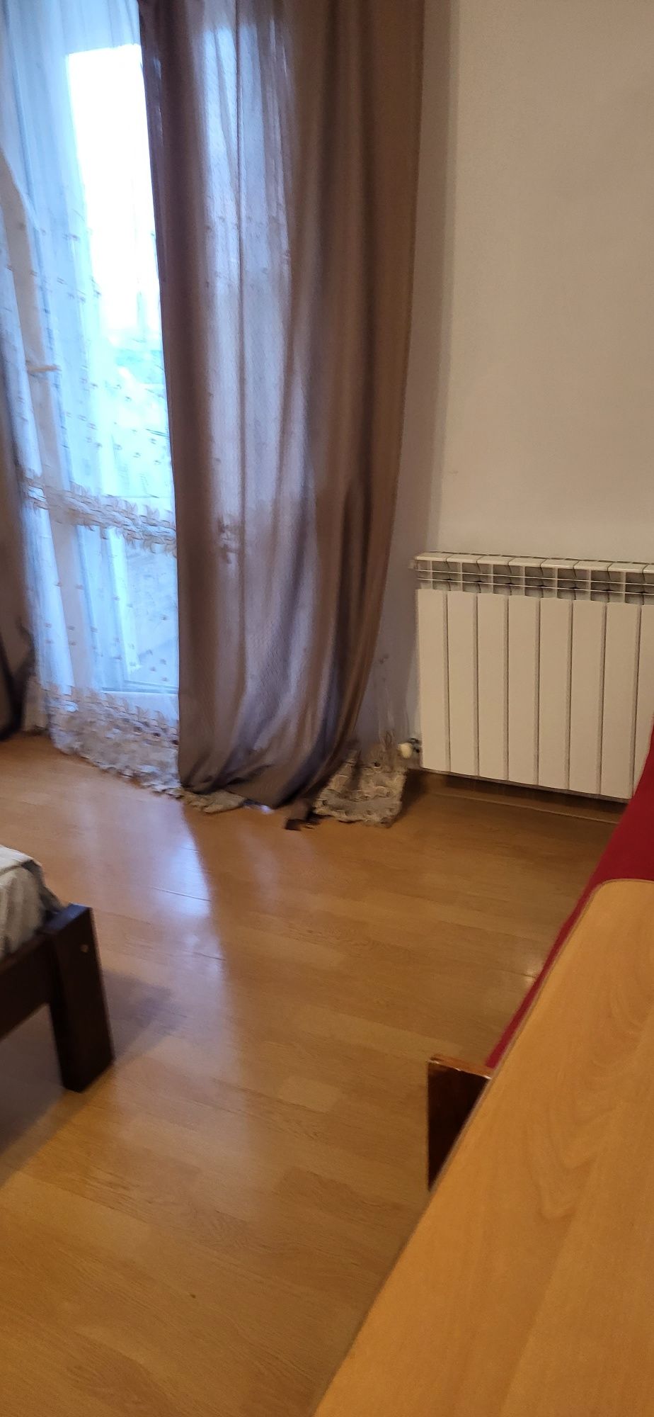 Підселення до дівчини в кімнату
