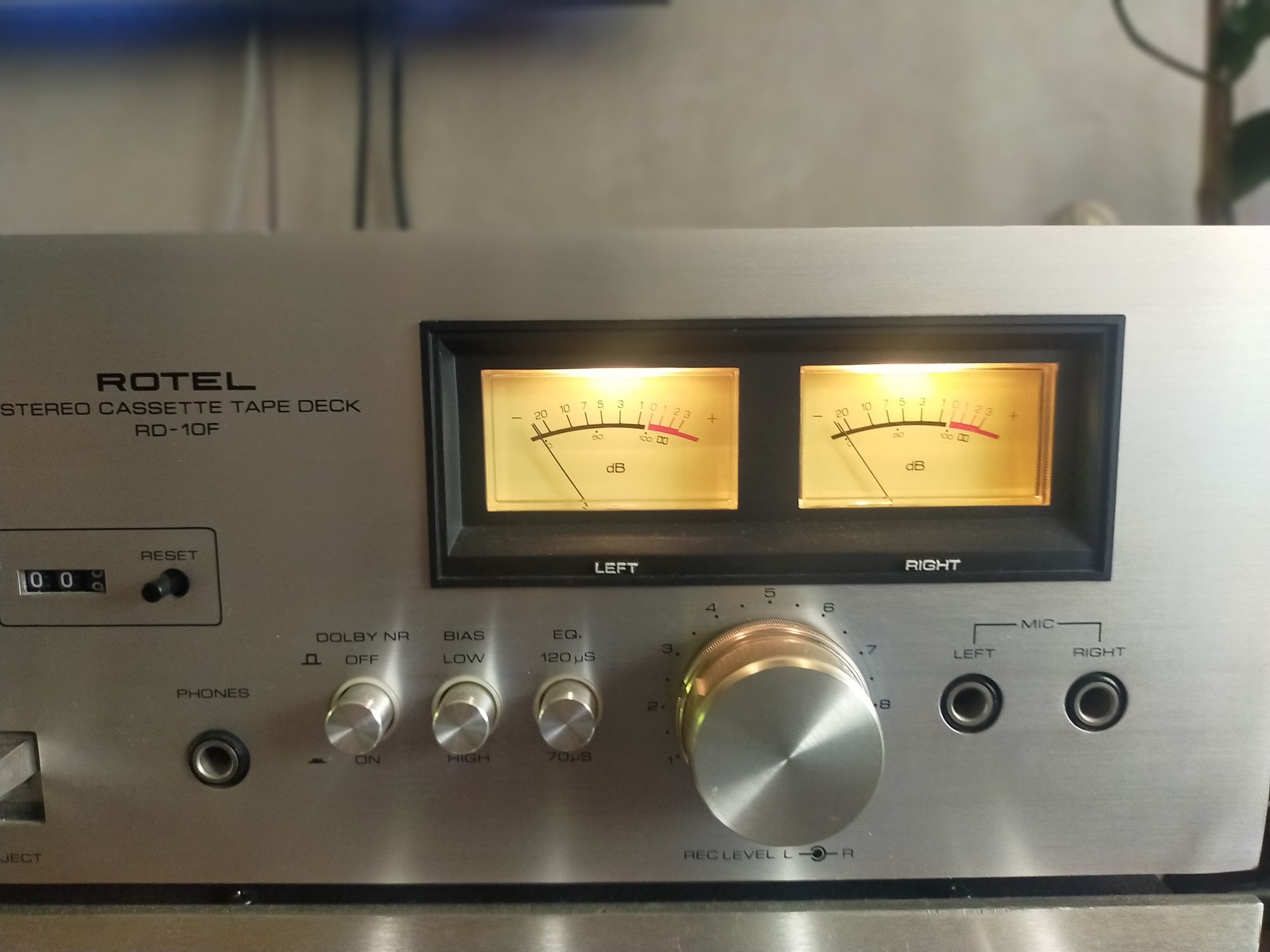 Magnetofon Rotel RD-10F