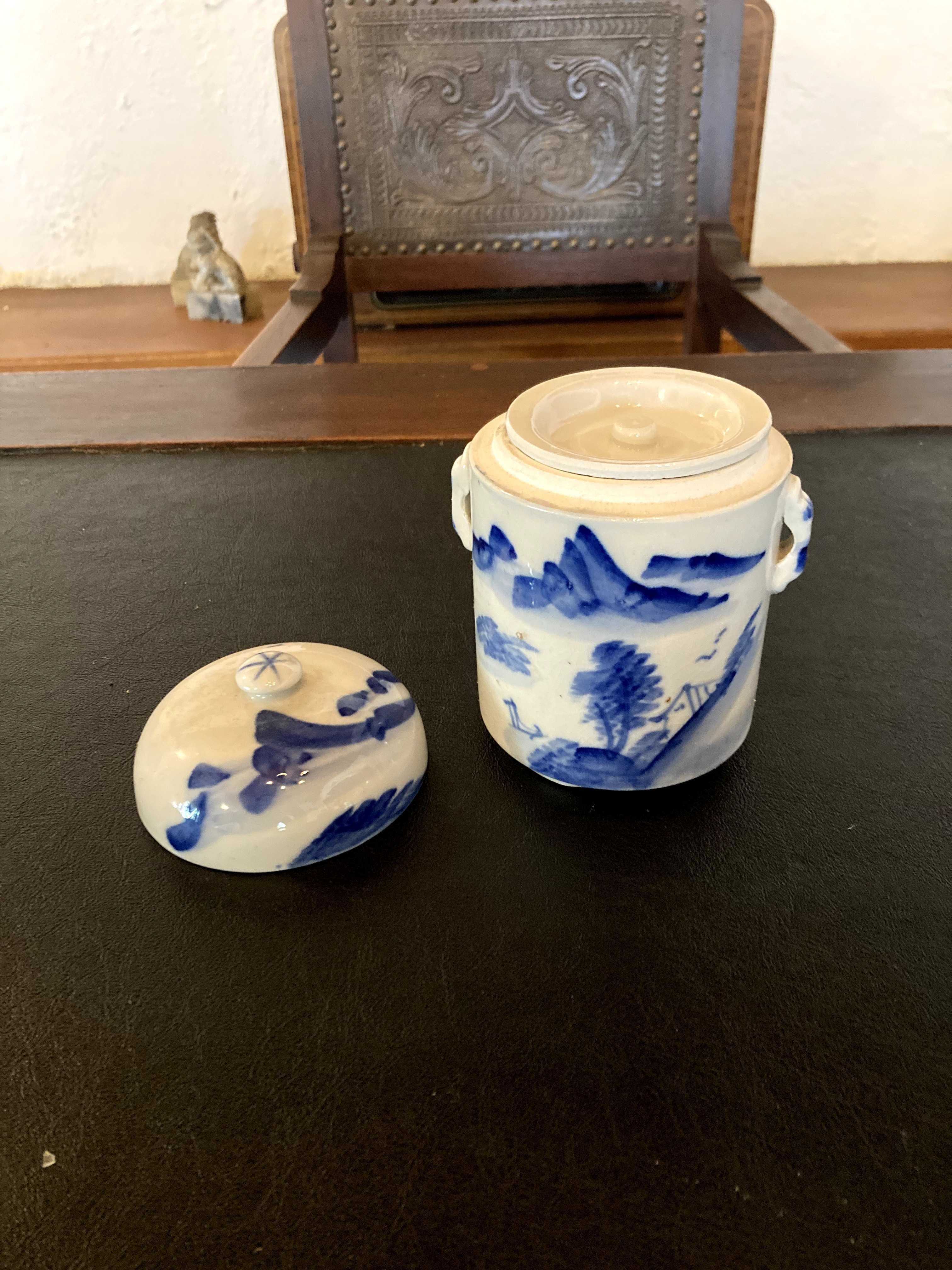 Frasco com tampa em porcelana chinesa