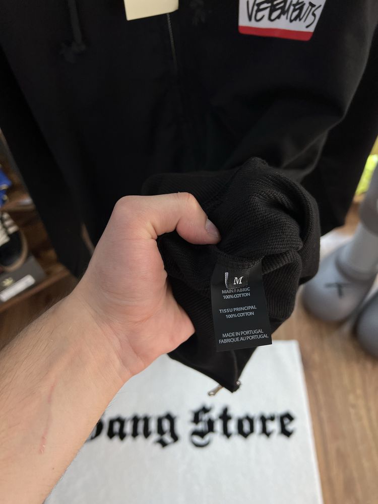 Зіп Худі VETEMENTS “My Name Is” Black / Red