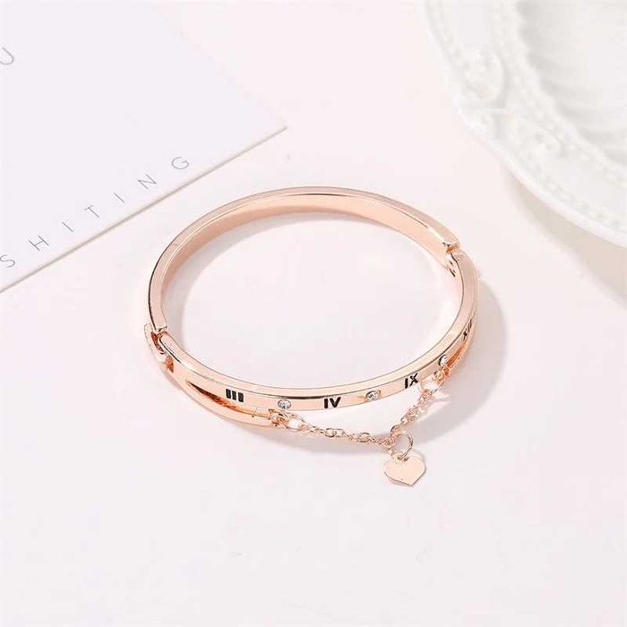 A Pulseira Vastya da Marvellia é uma pulseira linda e confortável