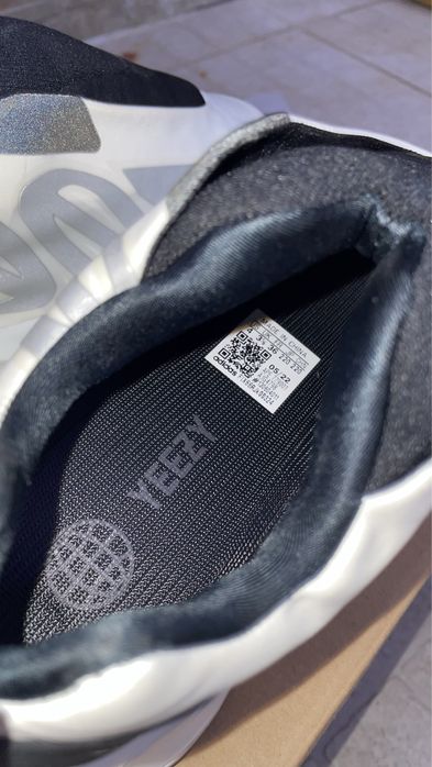 Adidas Yeezy 700MNVN