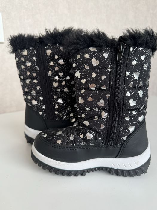 Утеплені чоботи / зимове взуття / дитяче взуття 26 р