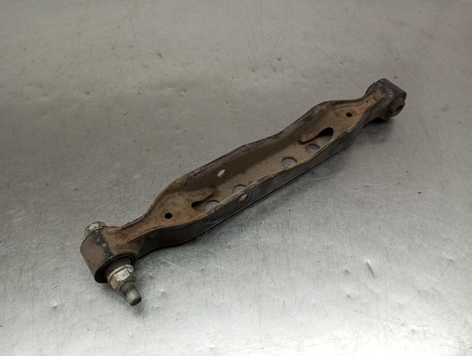 Braço de suspensão trás direito NISSAN Juke (F15)