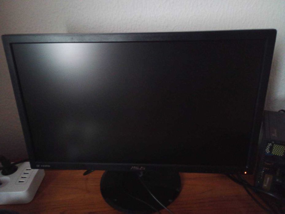 Monitor ASUS 22" Full HD (1920x1080)